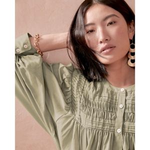 Banana Republic Pintucked Swing Top in Cardoon Green Sz XS Boho Romantic